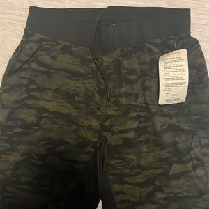 Lululemon T.H.E. Short 9” lux